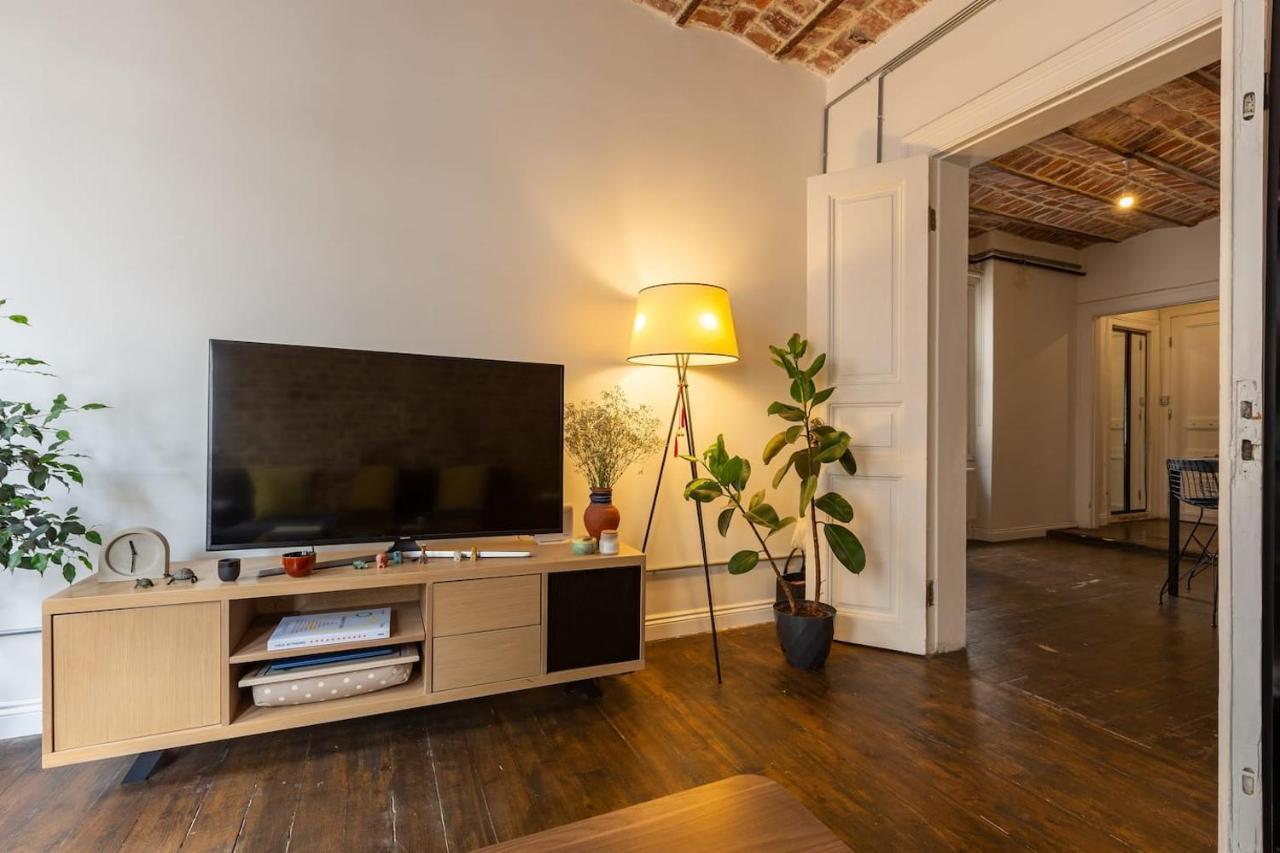 Renovated Apartment At The Heart Of Istanbul With Huge Terrace Dış mekan fotoğraf